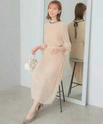 백리본 플리츠 원피스 어반리서치 로쏘 아이보리 FREE