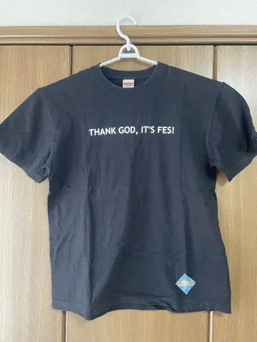 TGIF! 티셔츠 신 감사합니다, 오늘은 페스티벌입니다. 블랙 L 사이즈