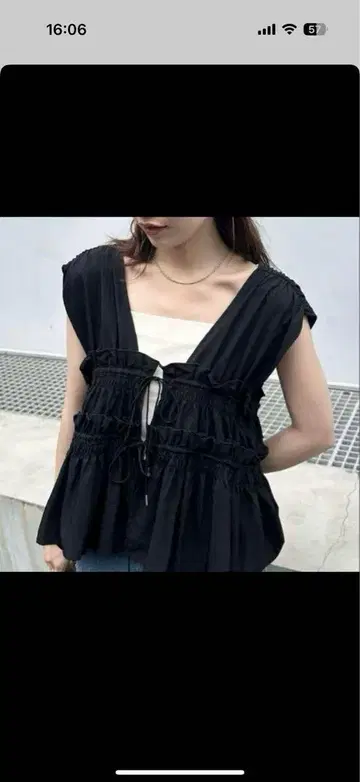 DISCOAT 프론트 리본 포함 블랙 상의 프리 사이즈
