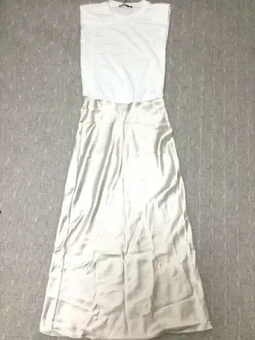 ZARA 화이트 T셔츠 & 새틴 롱 원피스 S