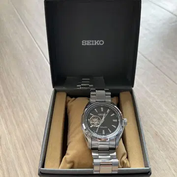 새상품급 SEIKO 프레시지 오토매틱 실버 다이얼 블랙