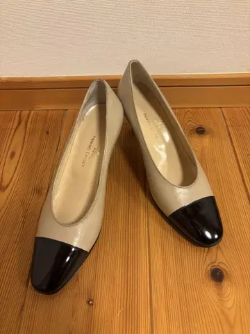 베이지/블랙 하이힐 펌프스 타니노 크리스치