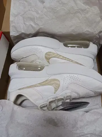 AIR MAX VERONA SE 서밋 화이트 10.5