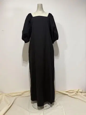 블랙 퍼프 슬리브 롱 원피스