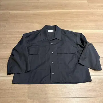 LOEFF 다크 그레이 포켓 부착 셔츠