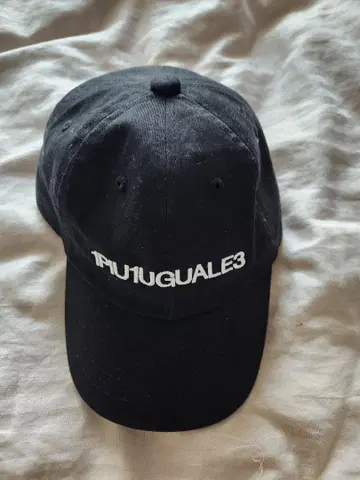 미사용 새상품 1PIU1UGUALE3 캡 블랙