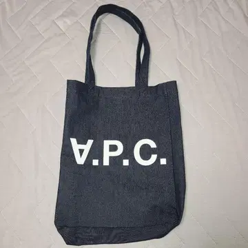 A.P.C. 다크 블루 토트백