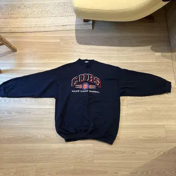 [ USA ] LOGO ATHLETIC 시카고 카브스 모크넥 맨투맨