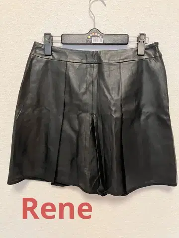 Rene 블랙 가죽 숏팬츠 플리츠