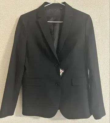 [ 새상품 ] UNIQLO 블랙 테일러드 자켓 M 사이즈