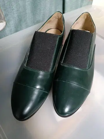 미사용급 Clarks 가죽 로퍼 다크 그린 카키