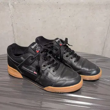 Reebok 블랙 가죽 스니커즈