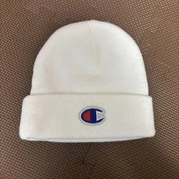 Champion 화이트 니트 모자