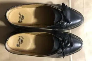 닥터마틴 원홀 로퍼