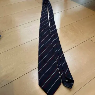 SalvatoreFerragamo 네이비 스트라이프 넥타이