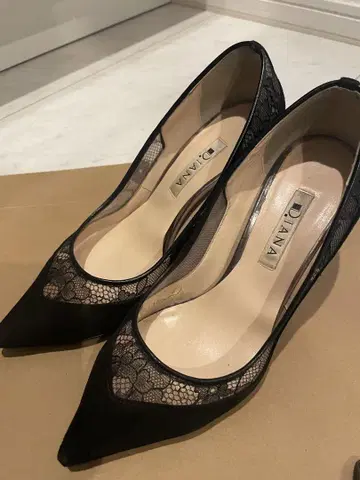DIANA 블랙 레이스 하이힐 23.5cm