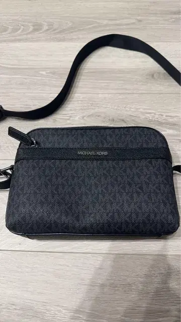 MICHAEL KORS 블랙 숄더백