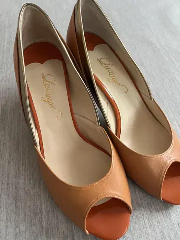 새상품 미사용 Odette e Odile 23.5cm 펌프스