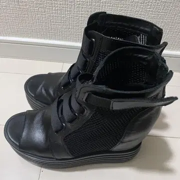 통굽 샌들 블랙 오픈토 웨지 샌들