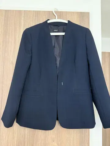 새상품급 Only 수트 자켓 네이비