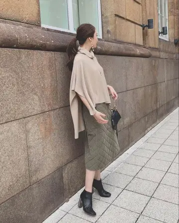 HYEON quilting flare skirt