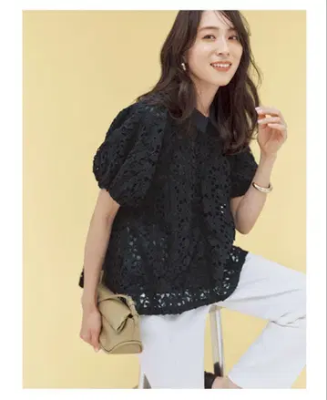 쓰리 스퀘어 레이스 블라우스 네이비
