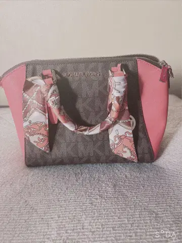 Michael Kors 스카프 포함 숄더백