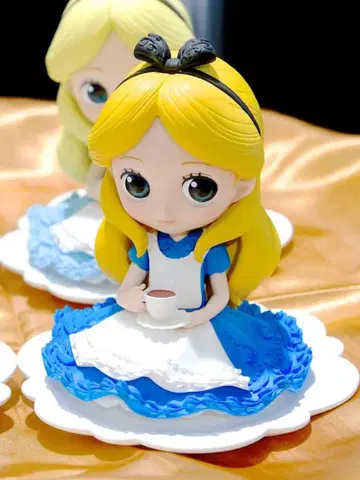 Q posket Disney SUGIRLY Characters Alice