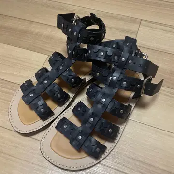 블랙 스트랩 샌들