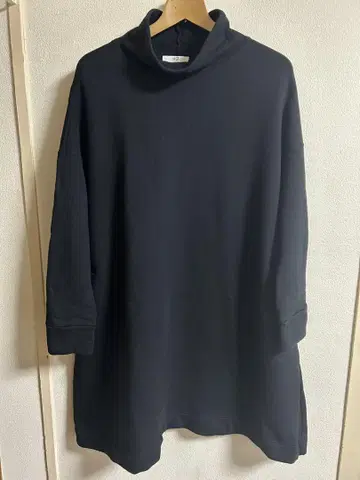 마크앤플러스 플러스2 블랙 터틀넥 튜닉 트레이닝복