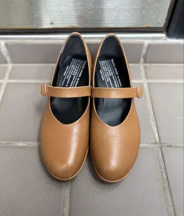 [ TRAVEL SHOES by chausser ] 원 스트랩 힐 슈즈