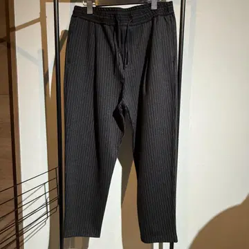 엠포리오 아르마니 블랙 스트라이프 슬랙스