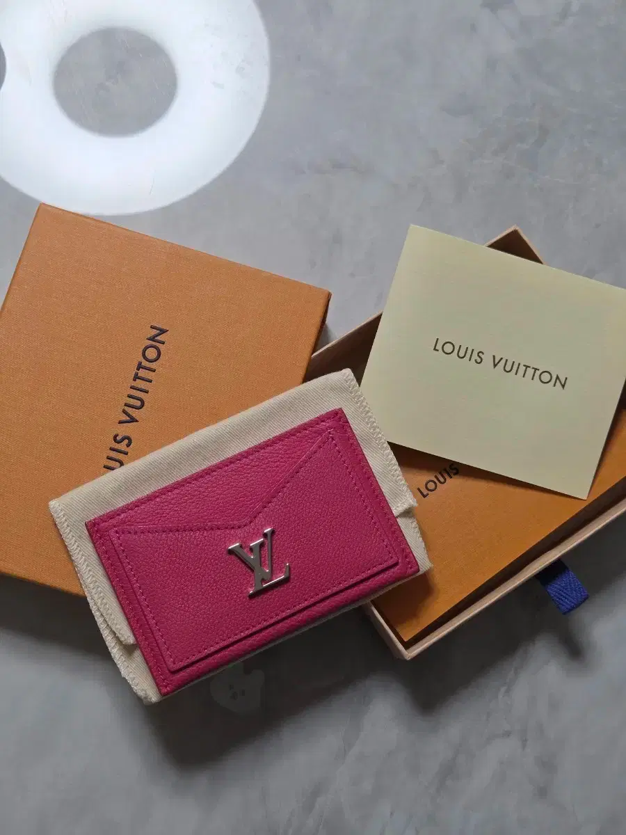 루이비통 락미 카드홀더 핫핑크