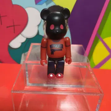 베어브릭 100% REVOLVER BE@RBRICK