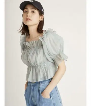 SNIDEL 볼륨 개더 프릴 오프숄더 블라우스