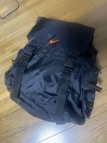 NIKE 기믹 파라슈트 앨리스 밀리터리 백 블랙