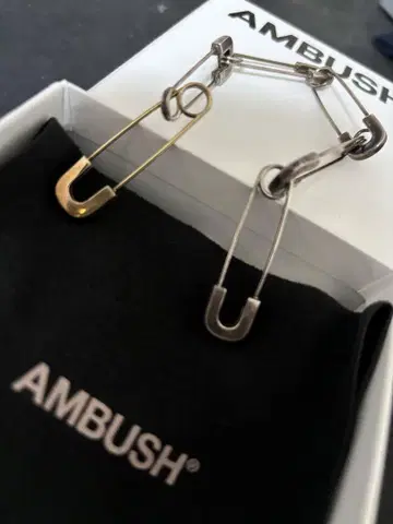 ambush/SMALL SAFETY PIN BRACELET