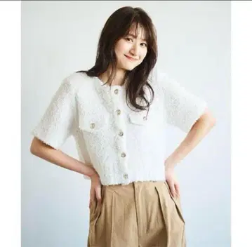 코코딜 플러피 하프 슬리브 니트 오프