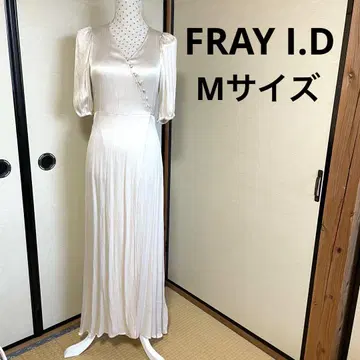 아이보리 퍼프 슬리브 롱 드레스