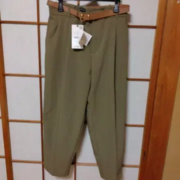 ZARA 카키 슬랙스 L 사이즈 벨트 포함