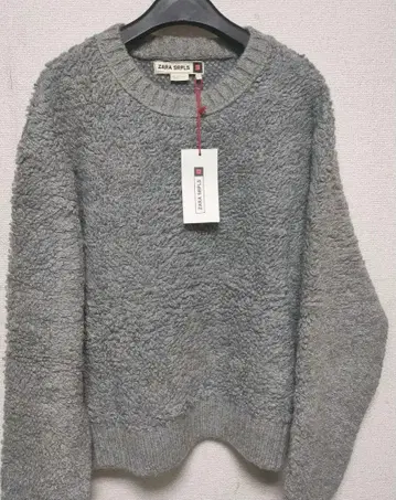 새상품 ZARA SRPLS 크롭 니트