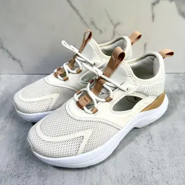 새상품급 푸마 소프트라이드 메이뮬 스니커즈 22.5cm 베이지