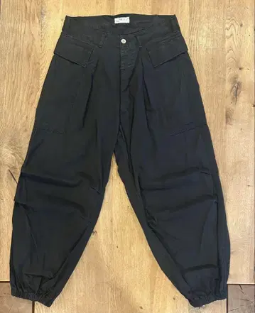 [HERILL] 카고 팬츠 Black