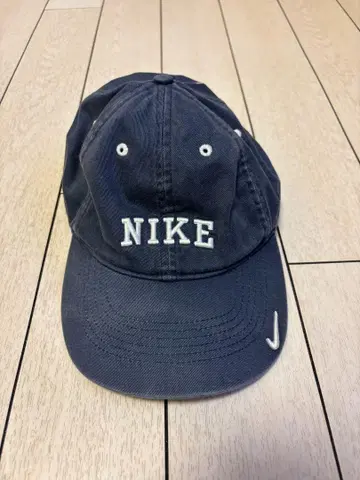 NIKE 네이비 자수 캡