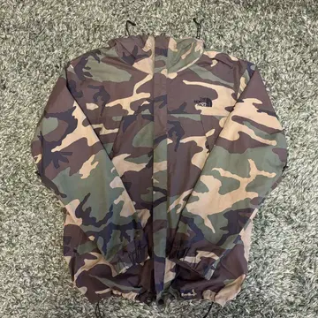 THE NORTH FACE 카모플라쥬 마운틴 파카