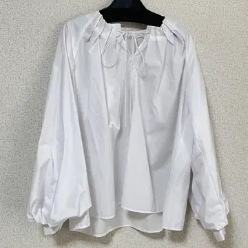 턱 칼라 볼륨 블라우스 나노 유니버스