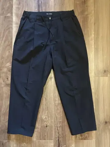 New Balance 와이드 팬츠 블랙