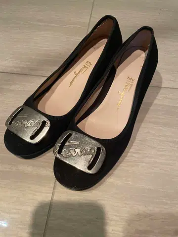 페라가모 펌프스