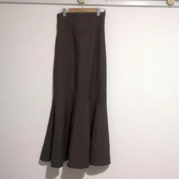 모이튀트 브라운 플레어 롱 스커트