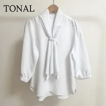 TONAL 토널 보타이 펄 7부 소매 블라우스 화이트